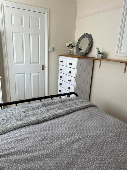 1 Bedroom Flat Sleeps 4 In Abingdon Oxfordshire Abingdon-on-Thames Exterior foto